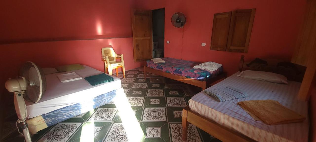 Hostal Maria Rivas Extérieur photo